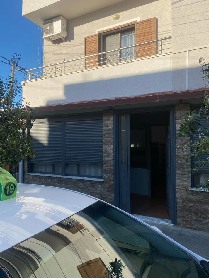 !Dhene!Durres, jepet me qera garsonier Kati 1, 60 m² 160 € (prane Kryqit te Kuq)