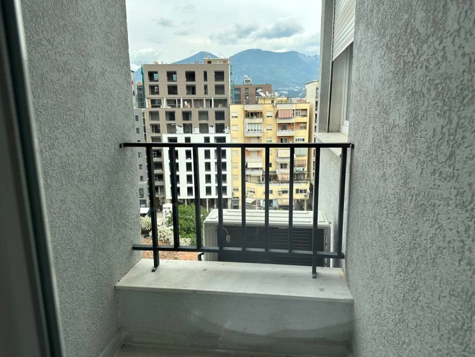 Tirane, jepet me qera apartament 1+1 Kati 8, 55 m² 800 € (Pazari i Ri)