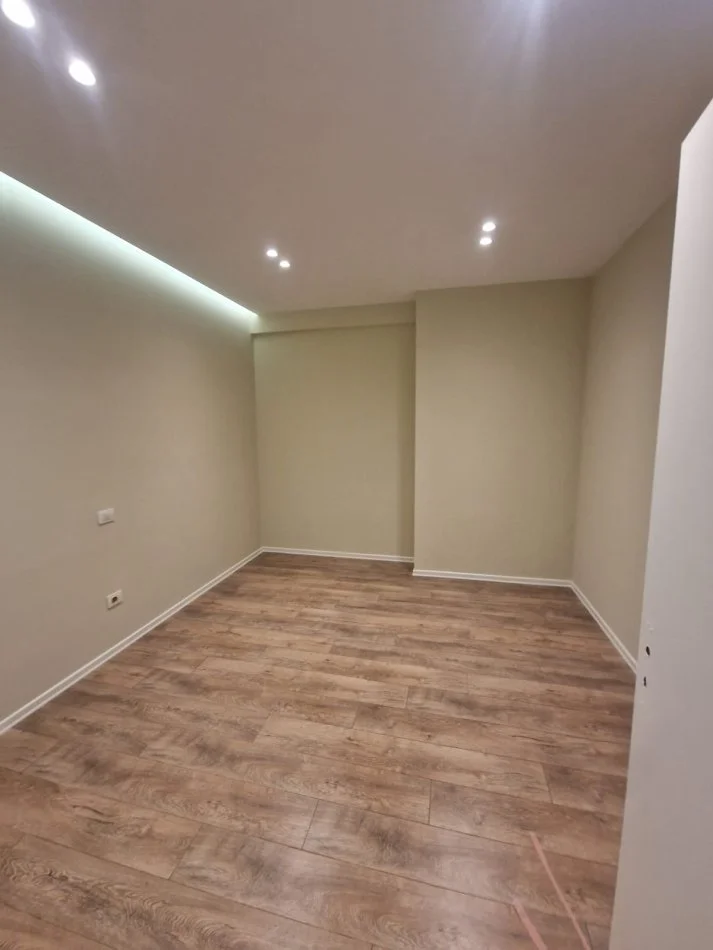 Tirane, shitet apartament 2+1+Ballkon Kati 5, 100 m² 130.000 € (Astir)