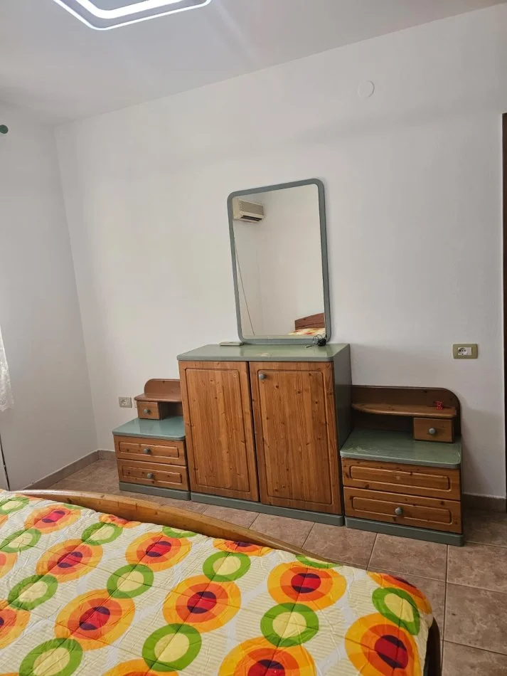 Tirane, jepet me qera apartament 2+1 Kati 6, 100 m² 700 € 