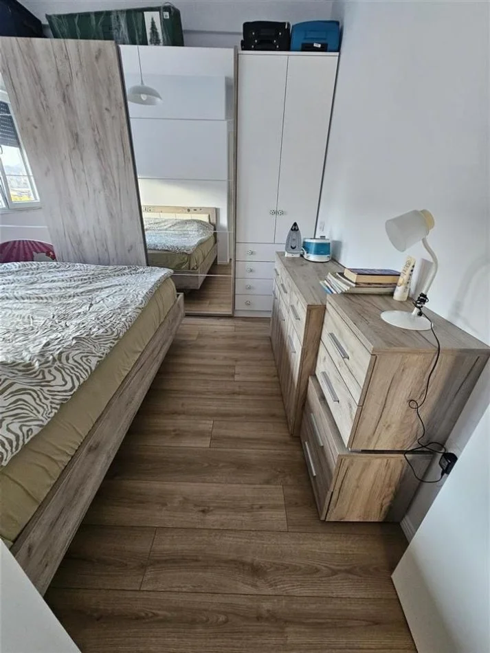 Tirane, jepet me qera apartament 1+1+Ballkon Kati 8, 60 m² 550 € (mbrapa Kupoles)