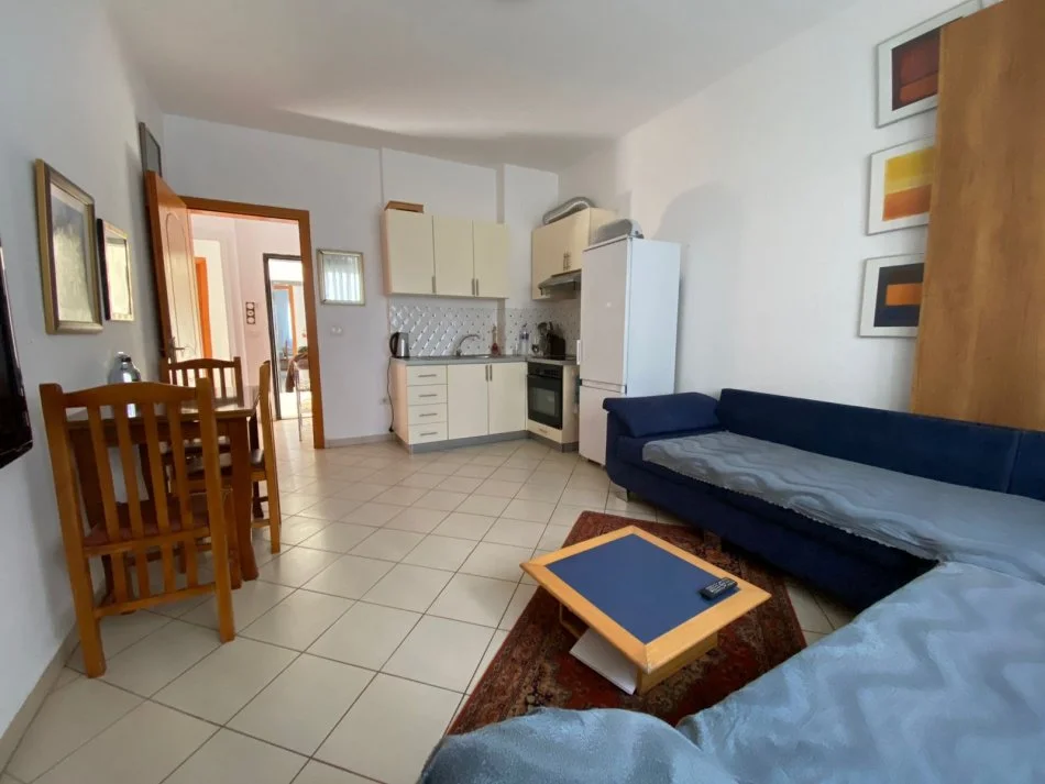 Jepet me qera apartament Kati 2, 55 m² 550€ (Komplexi xixa Golem , Durrës)