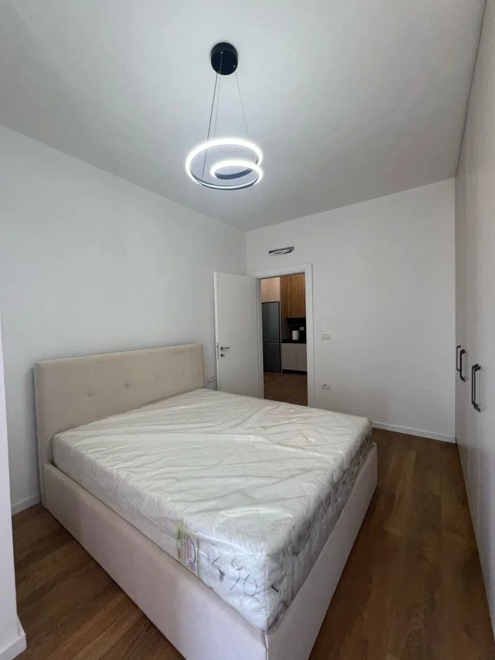 Tirane, jepet me qera apartament 1+1 Kati 4, 72 m² 550 € (Porcelan)