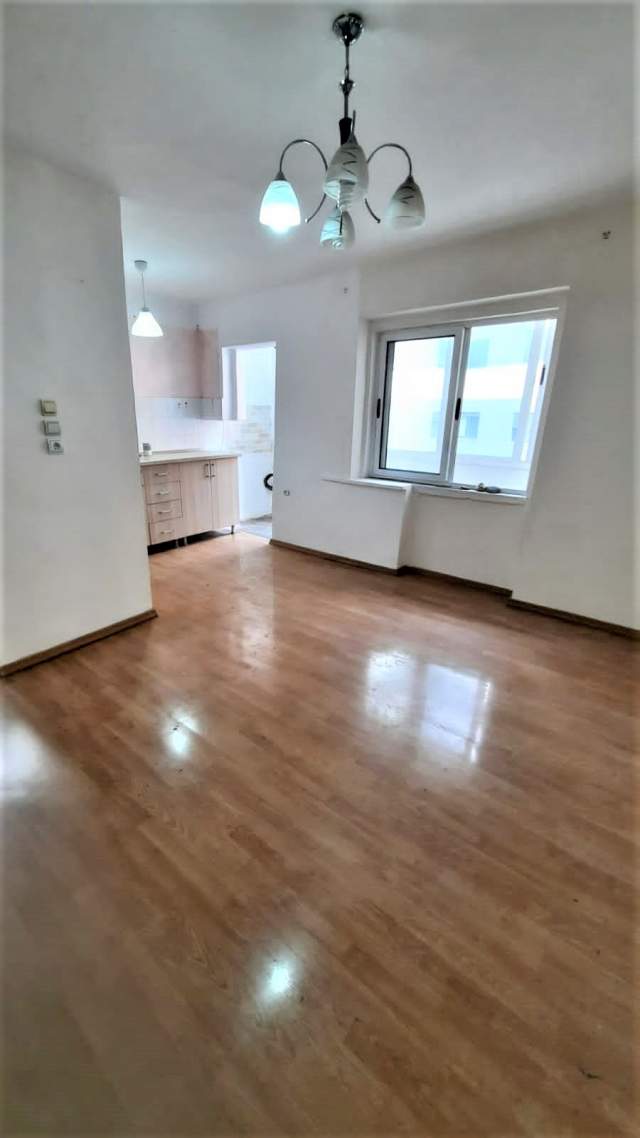 Tirane, ofert apartament 3+1 Kati 4, 96 m² 130.000 Euro (Rruga Tefta Tashko)