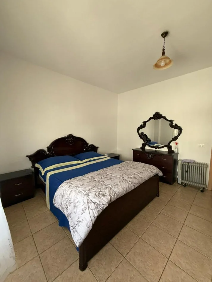 Durres, jepet me qera apartament 1+1 Kati 6, 300 € (Lagja 13, Durres)