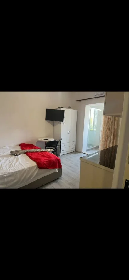 Tirane, jepet me qera apartament 1+1 Kati 3, 28 m² 290 € (rruga oxhaku)