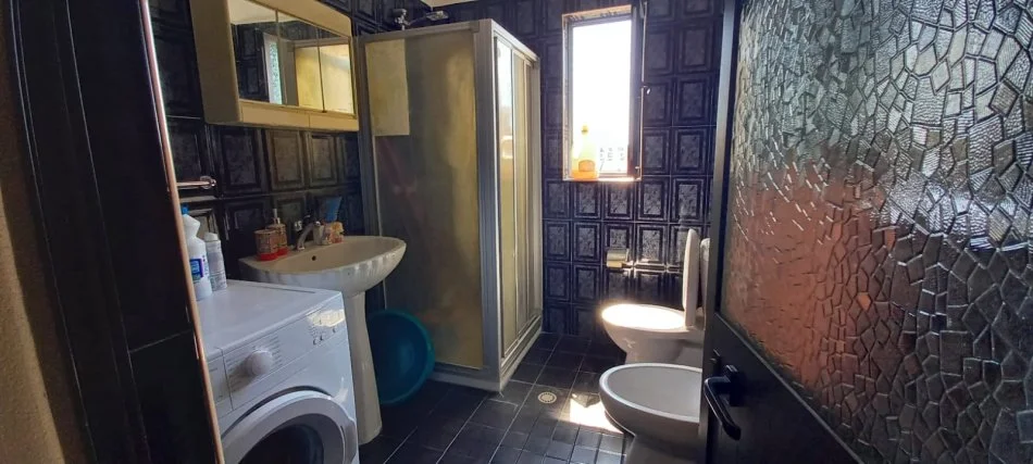 Tirane, shitet apartament 1+1 Kati 5, 56 m² 85.000 € (Ali Dem)