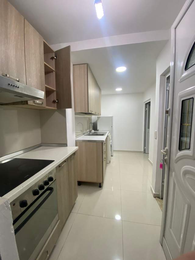 Tirane, jepet me qera garsonier 1+1 Kati 1, 60 m² 220 Euro (5 Maji)
