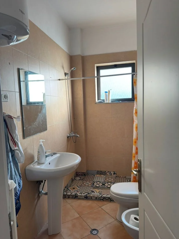 Tirane, shitet apartament 1+1+Ballkon Kati 4, 48 m² 104.000 € (Rruga e Kavajes , Rruga Stavri Themeli , prane globe)