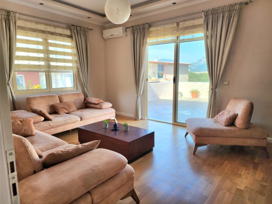 Tirane, shitet apartament+verande | Penthouse 2+1+Ballkon Kati 5, 174 m² 330.000 € (Tek Liqeni i thate)