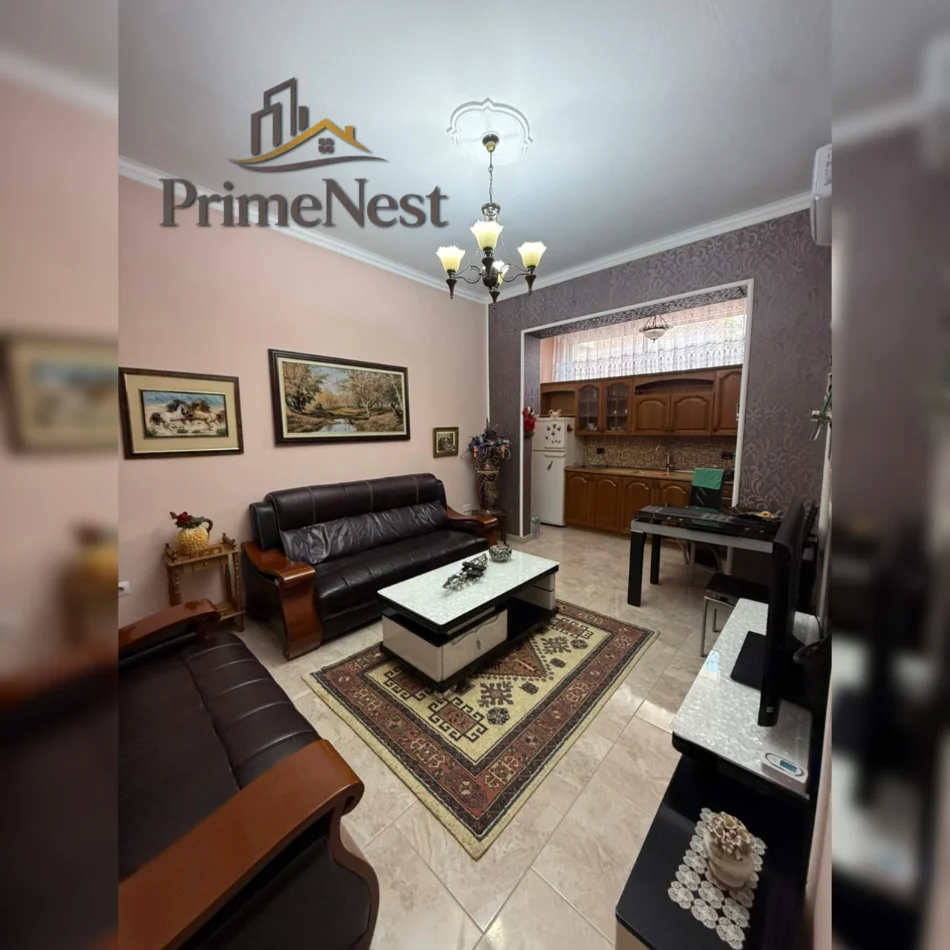 Tirane, jepet me qera apartament 2+1 Kati 2, 650 € 