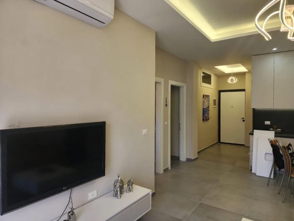 Vlore, jepet me qera apartament 2+1+Aneks+Ballkon Kati 6, 100 m² 600 € 