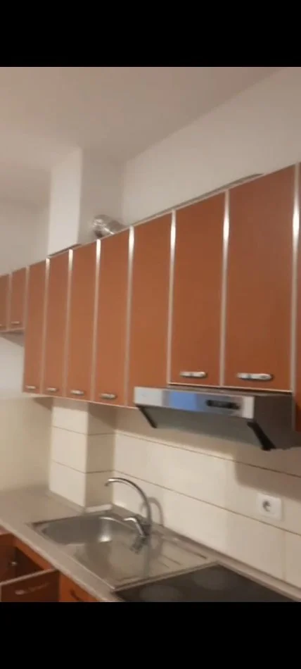 Tirane, jepet me qera apartament 1+1 Kati 2, 60 m² 400 € 