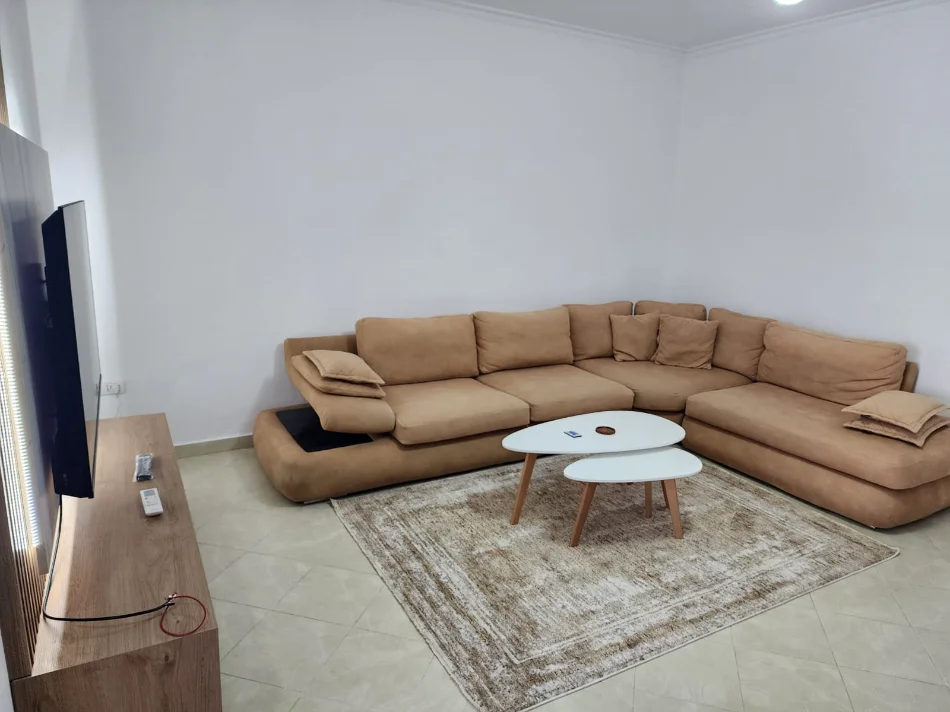 Tirane, jepet me qera apartament 1+1 Kati 5, 72 m² 420 € (Astir)