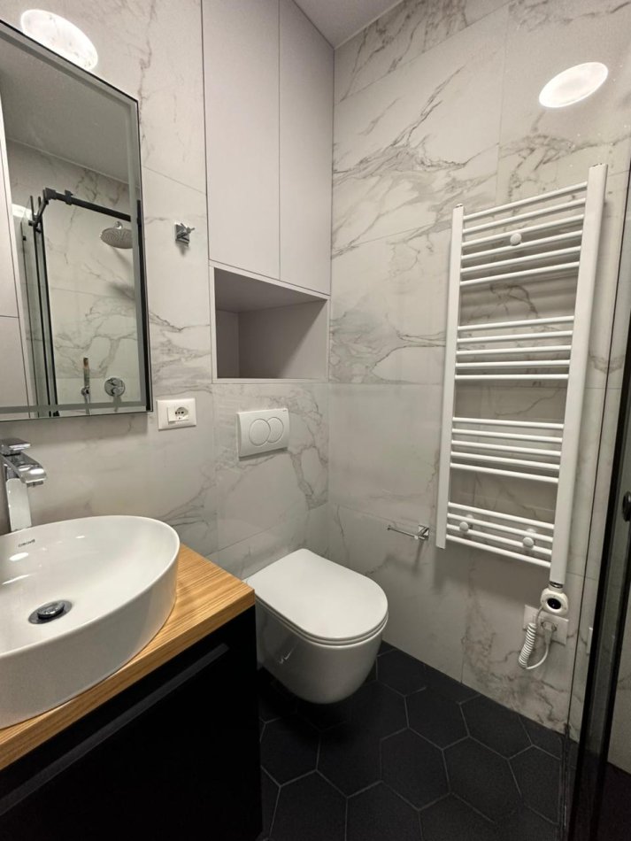 Tirane, shitet apartament 3+1 Kati 4, 130 m²