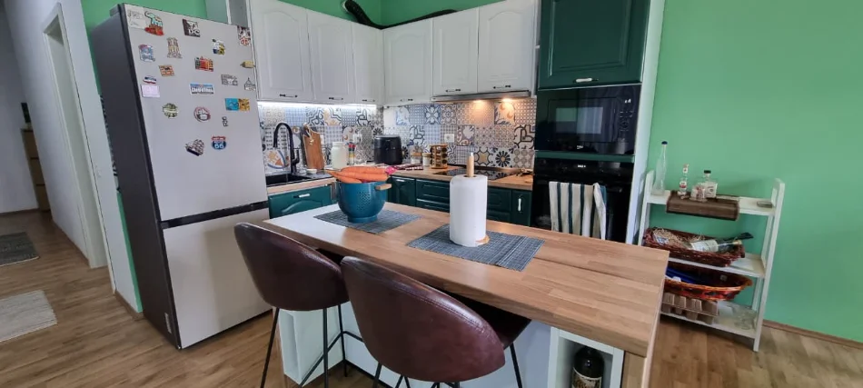 Tirane, shitet apartament 2+1 Kati 3, 103 m² 170.000 € (Ali Demi)