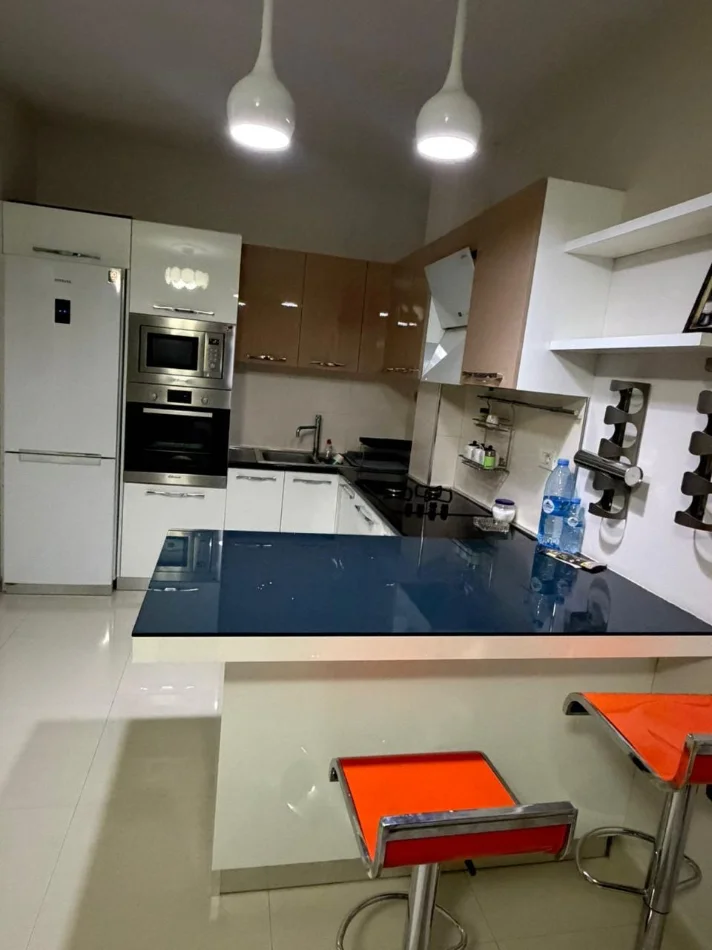 Tirane, jepet me qera apartament 1+1 Kati 3, 74 m² 500 € 