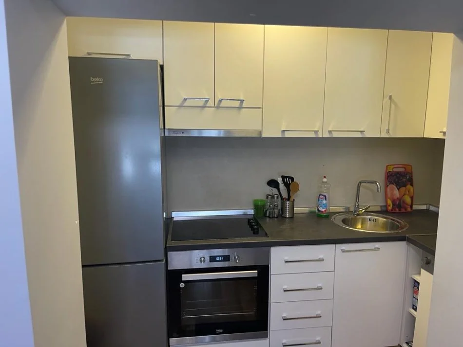 Tirane, jepet me qera apartament 1+1 Kati 1, 60 m² 650 € (Stadiumi Dinamo)