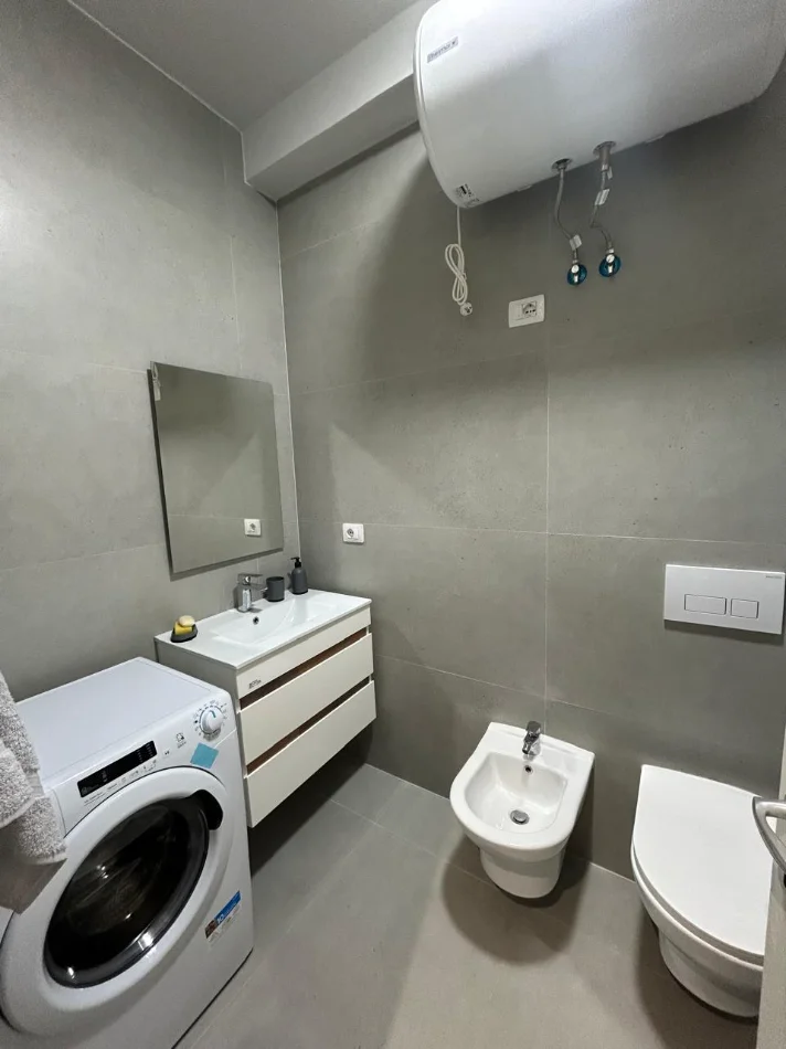 Tirane, jepet me qera apartament 2+1 Kati 5, 100 m² 850 € (Don Bosko)