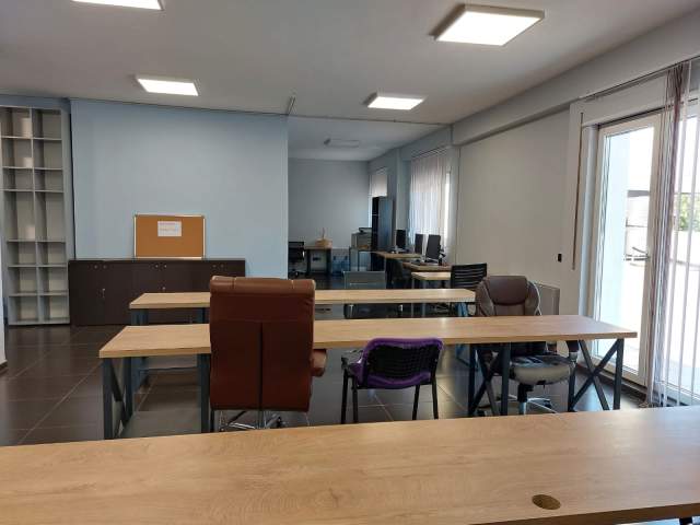 Tirane, jepet me qera zyre Kati 2, 120 m² 1.400 Euro (Bulevardi Gjergj Fishta)