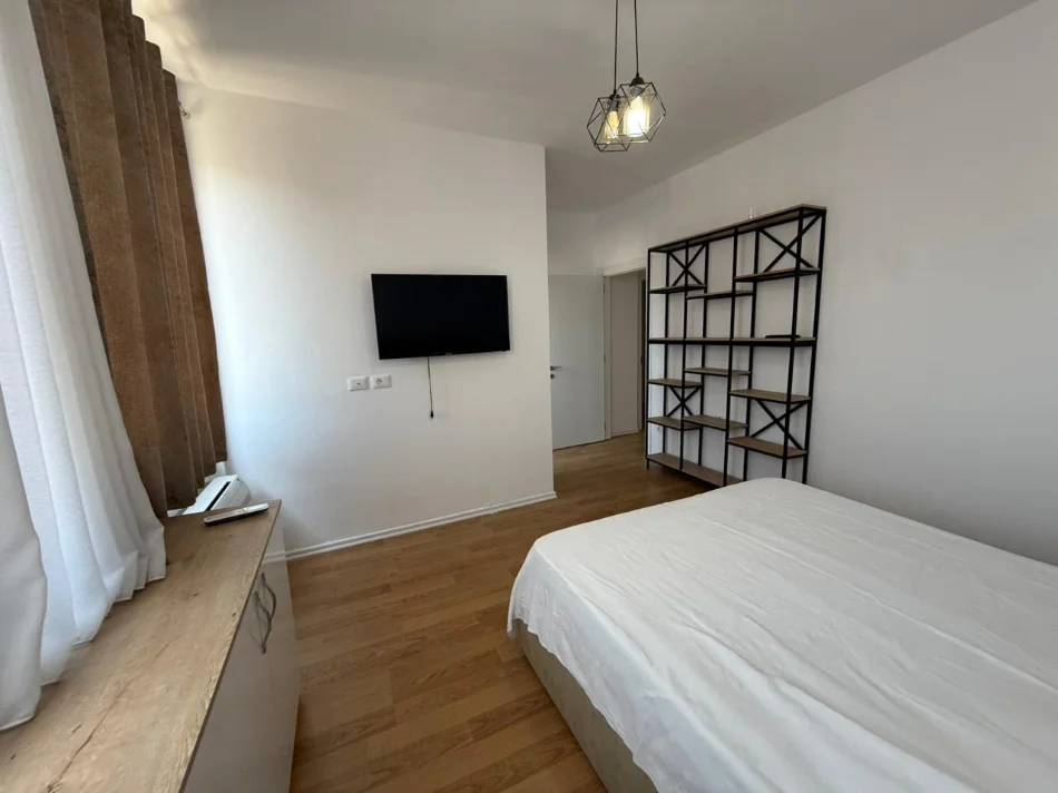 Tirane, shitet apartament 1+1/ + Garsionere Kati 9, 110 m² 180.000 € (Kristal Center)