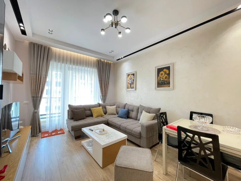 Tirane, jepet me qera apartament 1+1 Kati 9, 70 m² 650 € (Kompleksi Kontakt)