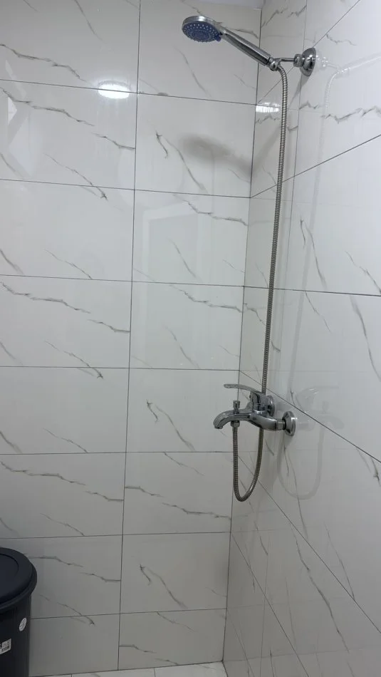 Tirane, jepet me qera apartament Kati 2, 350 € (Don Bosko pas Fiordi di Bosko)