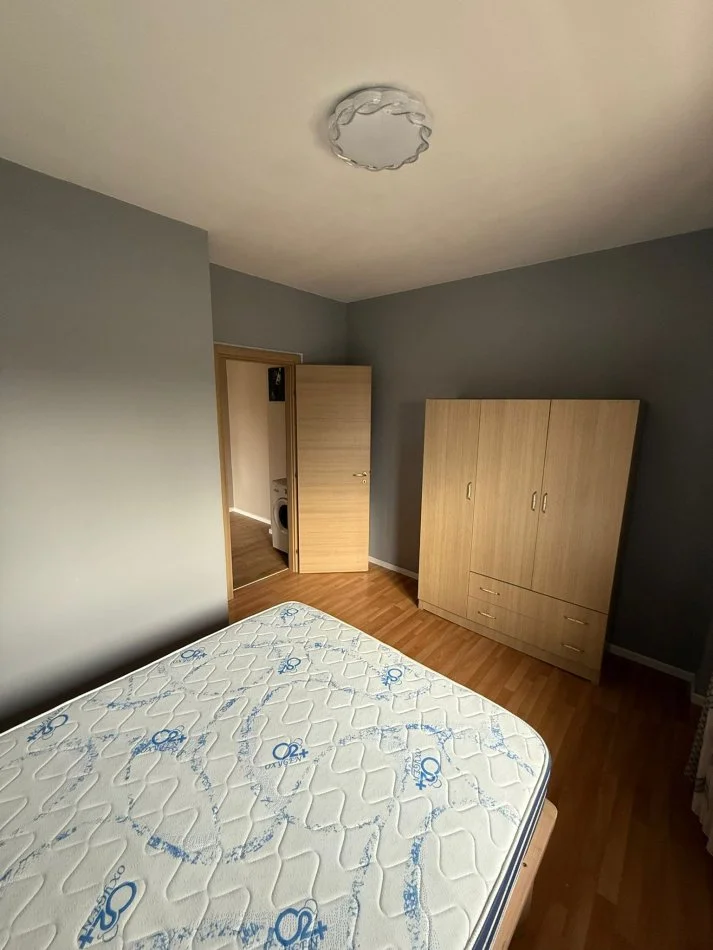 Tirane, jepet me qera apartament 1+1 Kati 2, 60 m² 350 € (babrru)