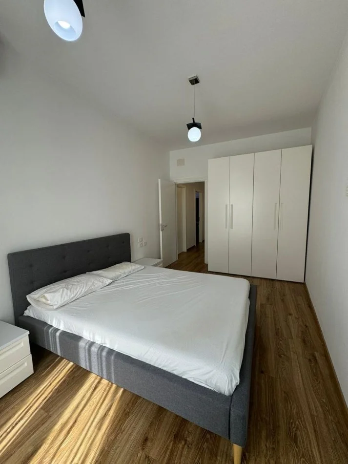Tirane, jepet me qera apartament 1+1 Kati 3, 95 m² 1.200 € (stadiumi air albania)