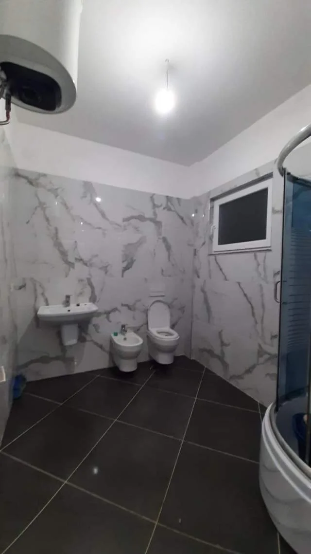 Tirane, jap me qera apartament 2+1+A+BLK Kati 1, 104 m² 300 Leke (Babrru)