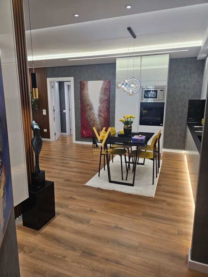 Tirane, shitet apartament 2+1+Ballkon, Kati 3, 110 m² 260.000 EURO (LIQENI I THATE)