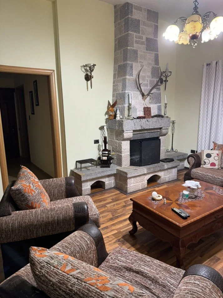 Tirane, jepet me qera apartament 1+1+Ballkon Kati 2, 70 m² 450 € (Babrru)