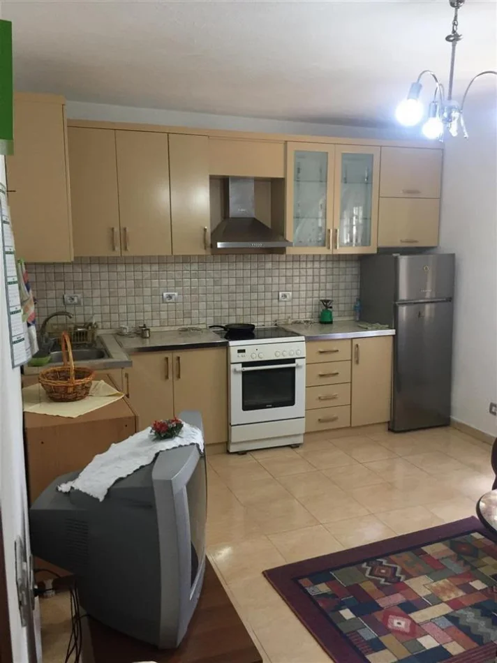 Tirane, jepet me qera apartament 2+1+Aneks+Ballkon Kati 0, 115 m² 350 € (ne Babrru Tirane)