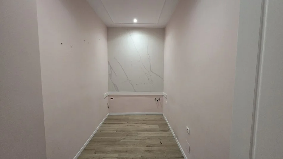 Tirane, jepet me qera ambjent biznesi Kati 1, 118 m² 1.300 € (Stadiumi Dinamo)