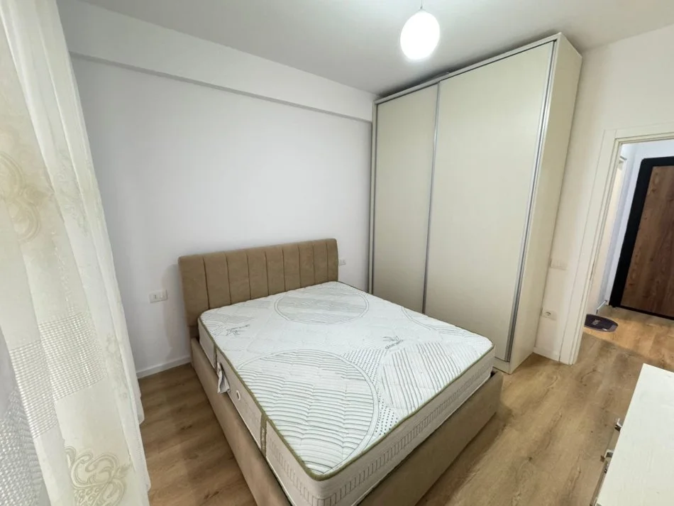 Tirane, jepet me qera apartament 1+1+Aneks+Ballkon Kati 3, 60 m² 430 € (ASTIR)