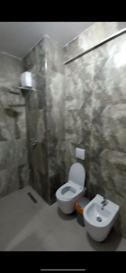 Tirane, ndarje qeraje me vajze apartament 2+1+Ballkon Kati 2, 100 m² 500 € ( Kompleksi Green City )