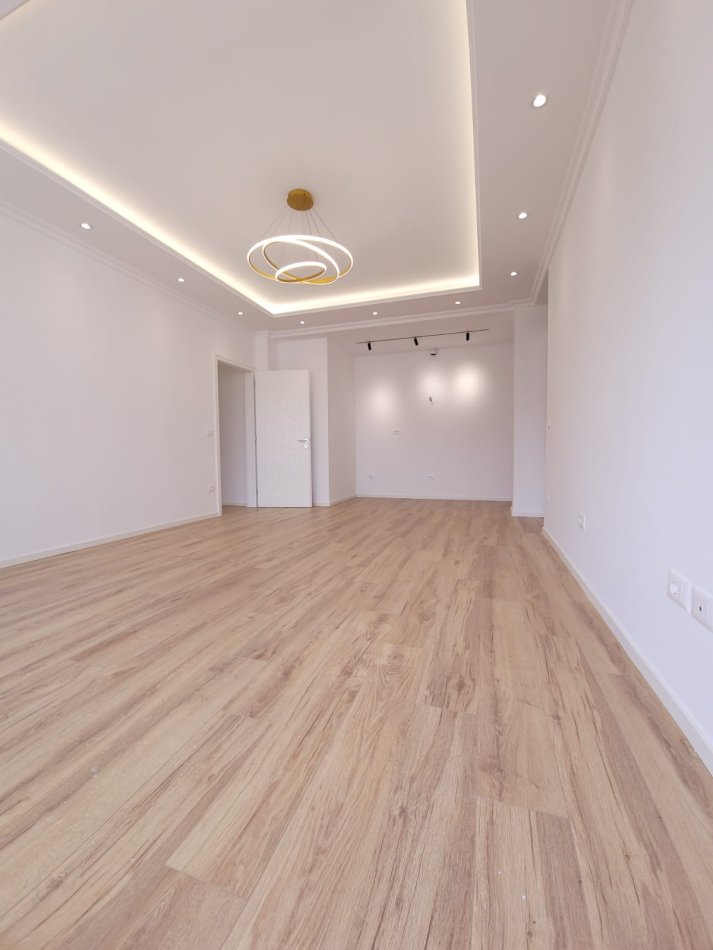 Tirane, shes 2+1+Ballkon Kati 7, 94 m² 210.000 € (zogu i zi)