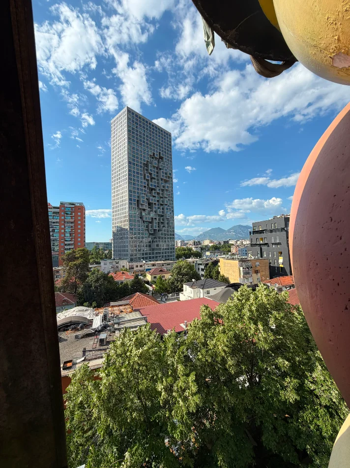Tirane, shitet apartament 3+1+Ballkon , 134 m² (Rruga e Salës)