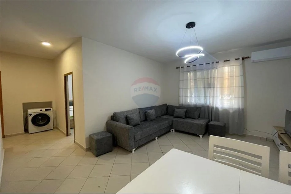 Tirane, jepet me qera apartament 1+1 Kati 2, 60 m² 430 € (Rruga e Elbasanit)