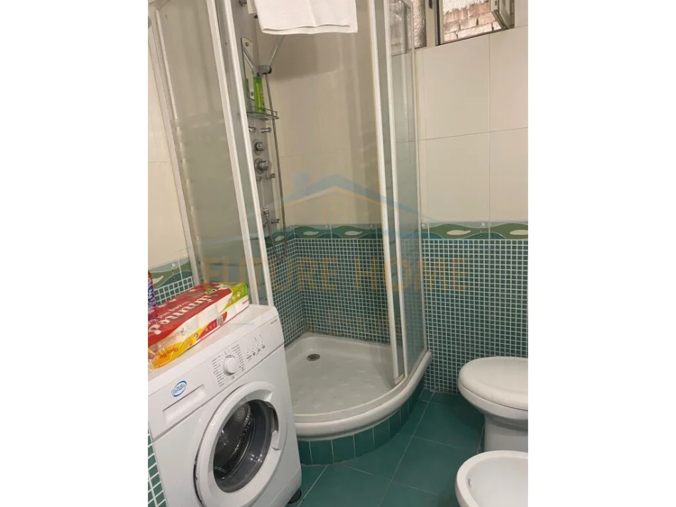 Tirane, jepet me qera apartament 3+1+2 Kati 2, 120 m² 800 € (SHKOLLA E BALETIT)