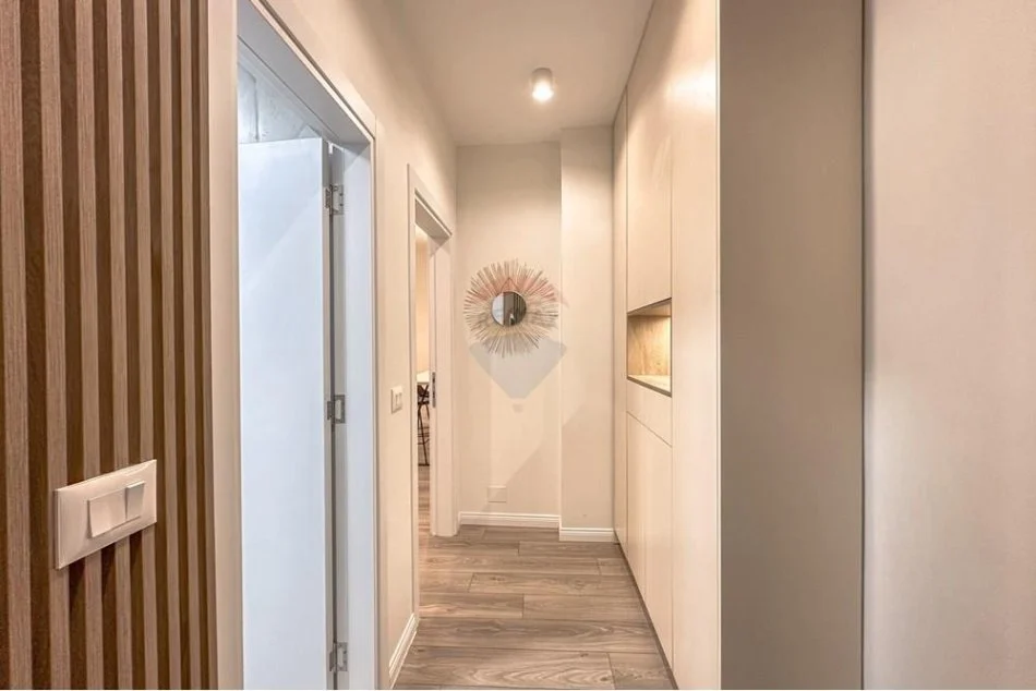 Tirane, jepet me qera apartament 2+1+Aneks+Ballkon Kati 7, 105 m² 1.000 € (Rruga e Kavajes)