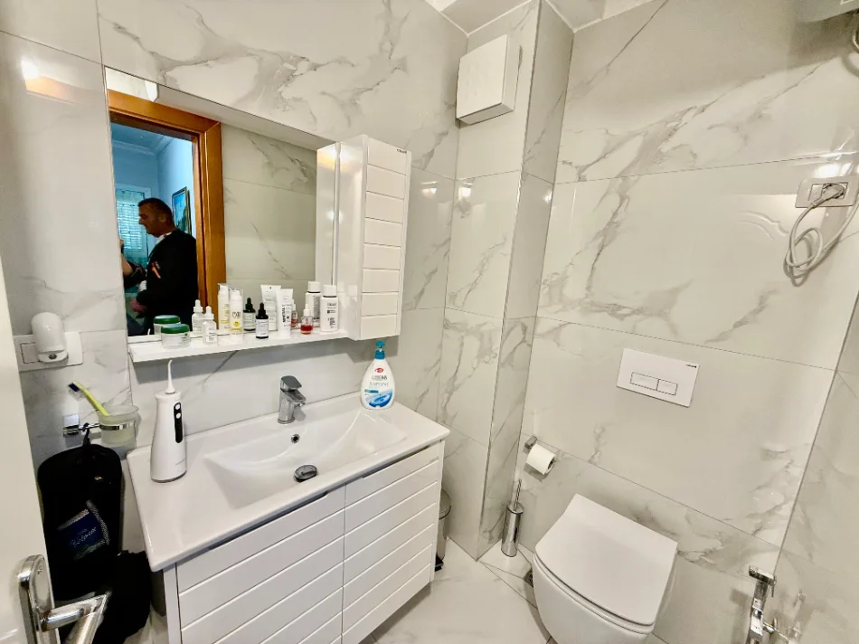 Tirane, jepet me qera nga Pronari, pa-komision 2+1+Ballkon Kati 1, 105 m² (Rr Dervish Bej Mitrovica)