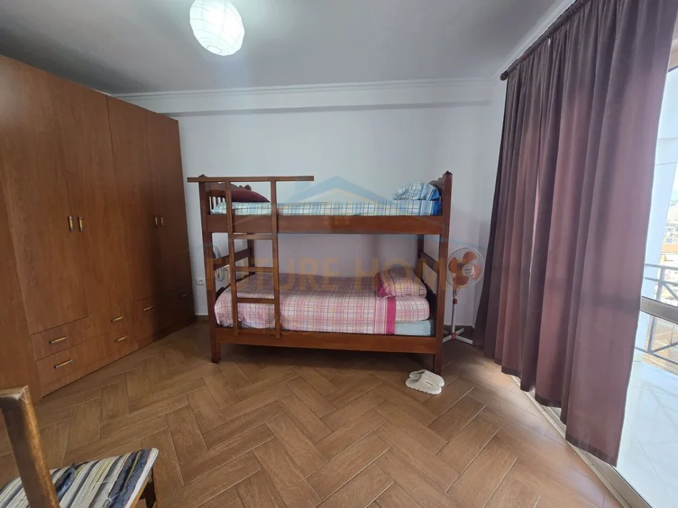 Tirane, jepet me qera apartament 2+1 Kati 9, 120 m² 650 € (RRUGA E BARRIKADAVE)