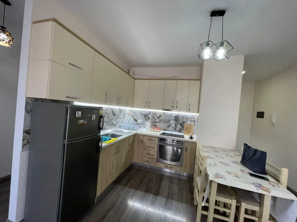 Tirane, jepet me qera apartament 2+1+2 Kati 3, 100 m² 750 € (Fiori Di Bosco , DON BOSKO)