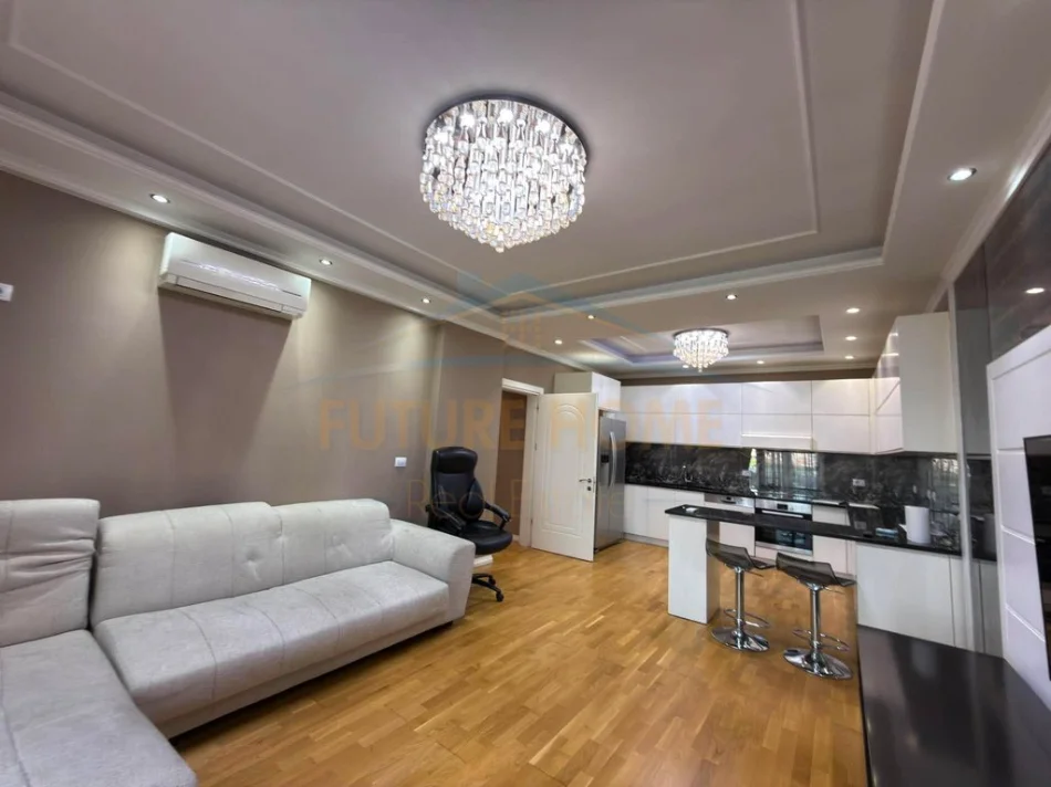 Tirane, jepet me qera apartament 2+1 Kati 3, 89 m² 500 € (UNAZA E RE , ASTIR)