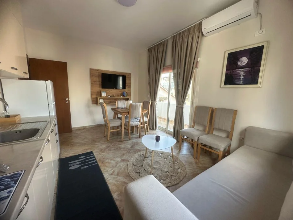 Tirane, jepet me qera ambjent biznesi Kati 0, 658 m² 6.000 € (Rruga Rrapo Hekali)