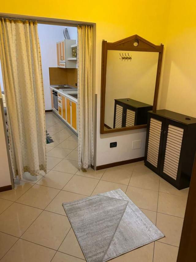 Tirane, jepet me qera apartament 1+1+BLK Kati 4, 70 m² 300 Euro (Rruga Mihal Grameno)