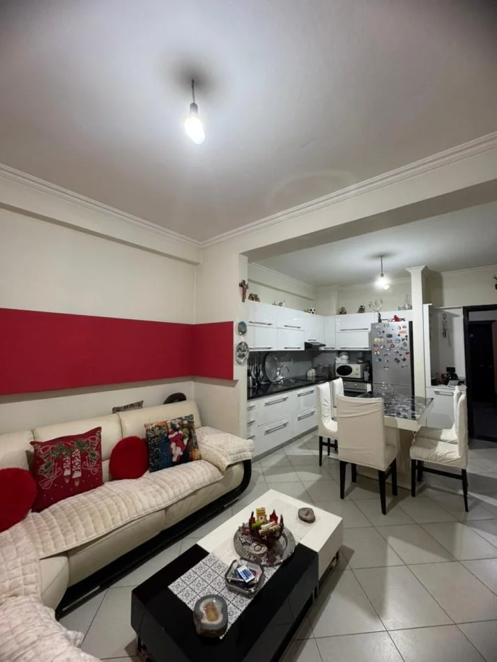 Tirane, jepet me qera apartament 2+1+Ballkon Kati 7, 90 m² 550 € (Astir)