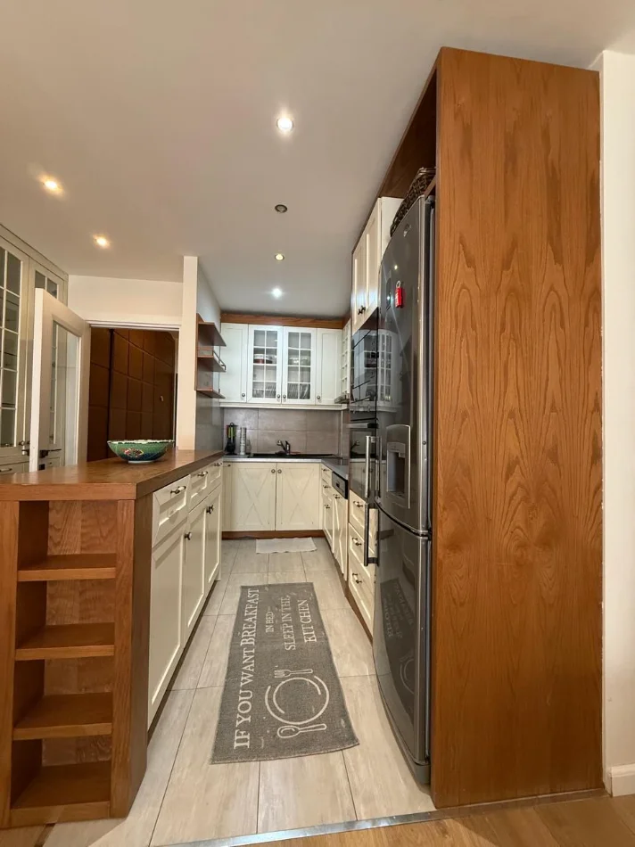 Tirane, shitet apartament 3+1 , 110 m² 249.000 € 