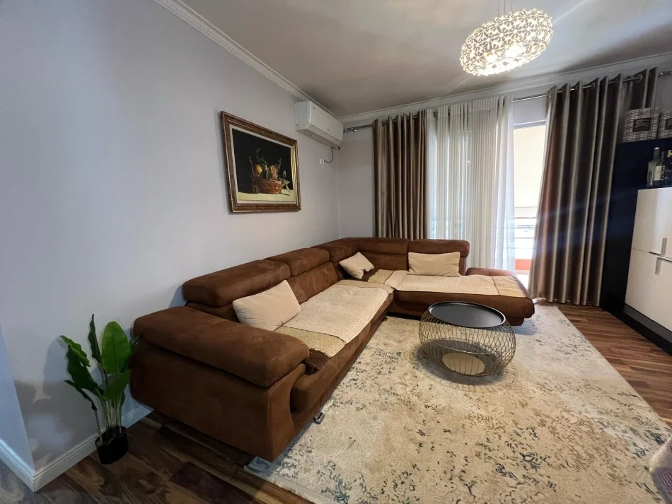 Tirane, shes apartament 2+1+Aneks+Ballkon Kati 6, 97 m² 130.000 € (Yzberisht)